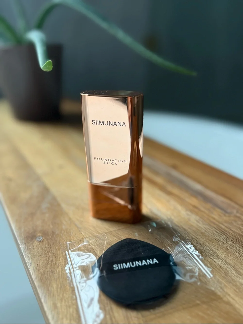 Korean Dual-Ended Foundation Stick in Warm Almond Shade